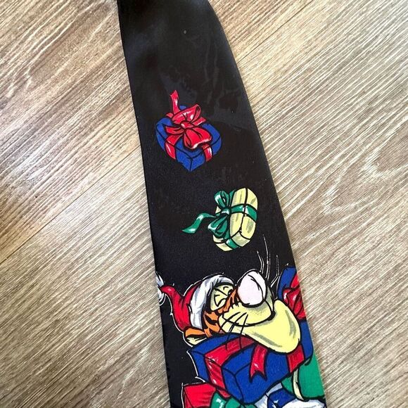 Disney Pooh tigger Christmas theme tie - Picture 6 of 7